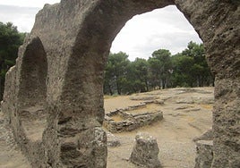 The cave church is the main attraction of the archaeological site known as Bobastro.