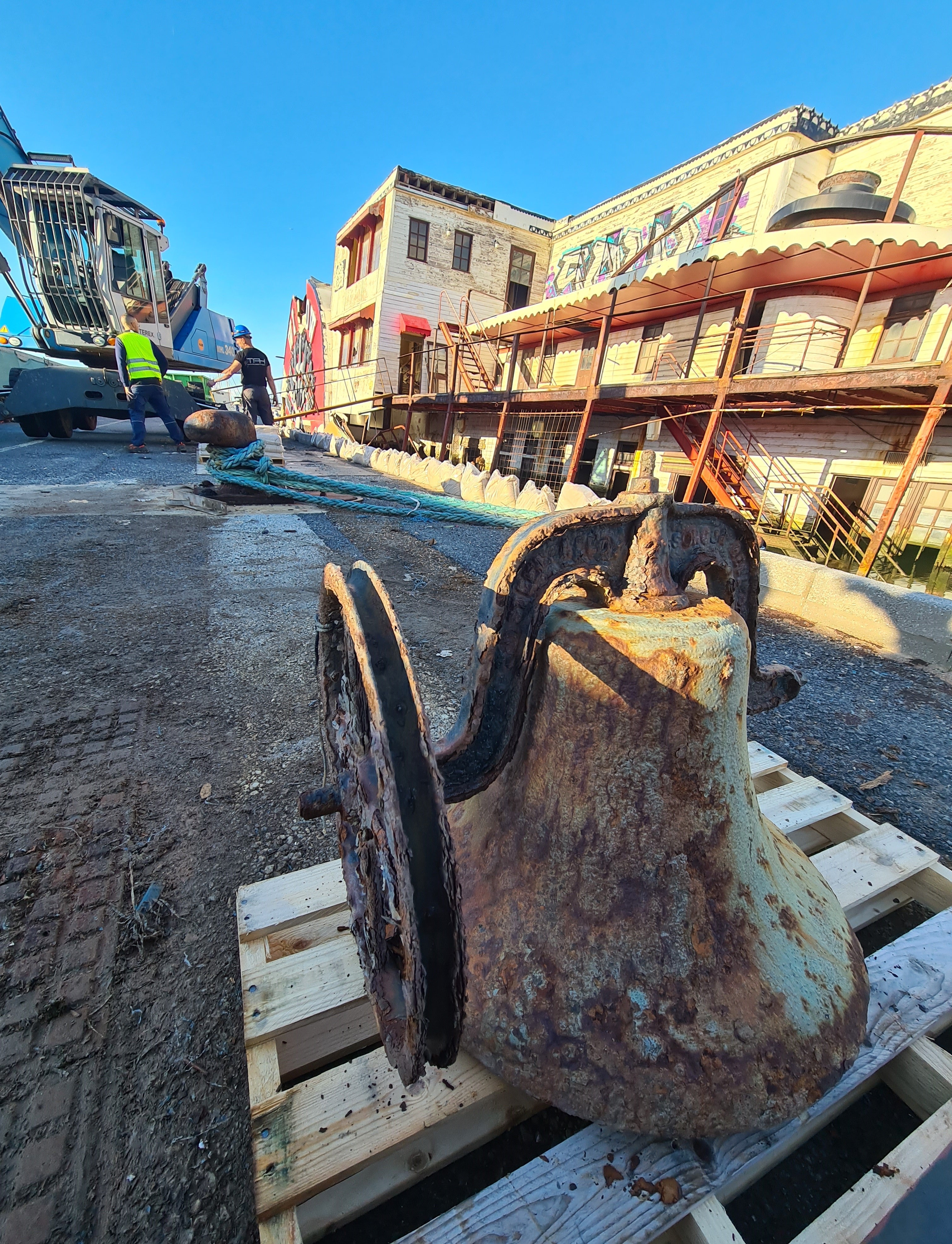 The ship's bell, which will be donated to the brotherhood of the Virgin of El Rocío in Benalmádena.