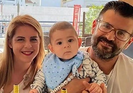 File image of Rocío and Jorge with baby Jorge.