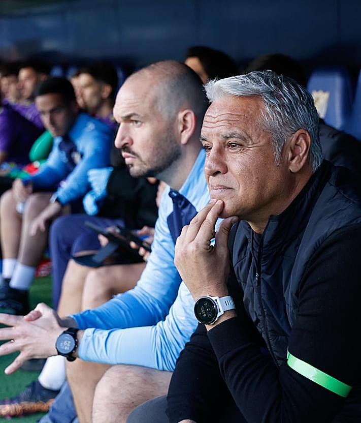 Imagen secundaria 2 - Álex Pastor to the rescue for wasteful Malaga CF