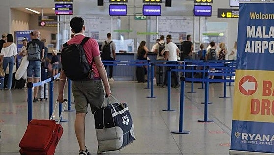 Ryanair's warning to Andalucía's regional government if it is fined for hand luggage surcharge