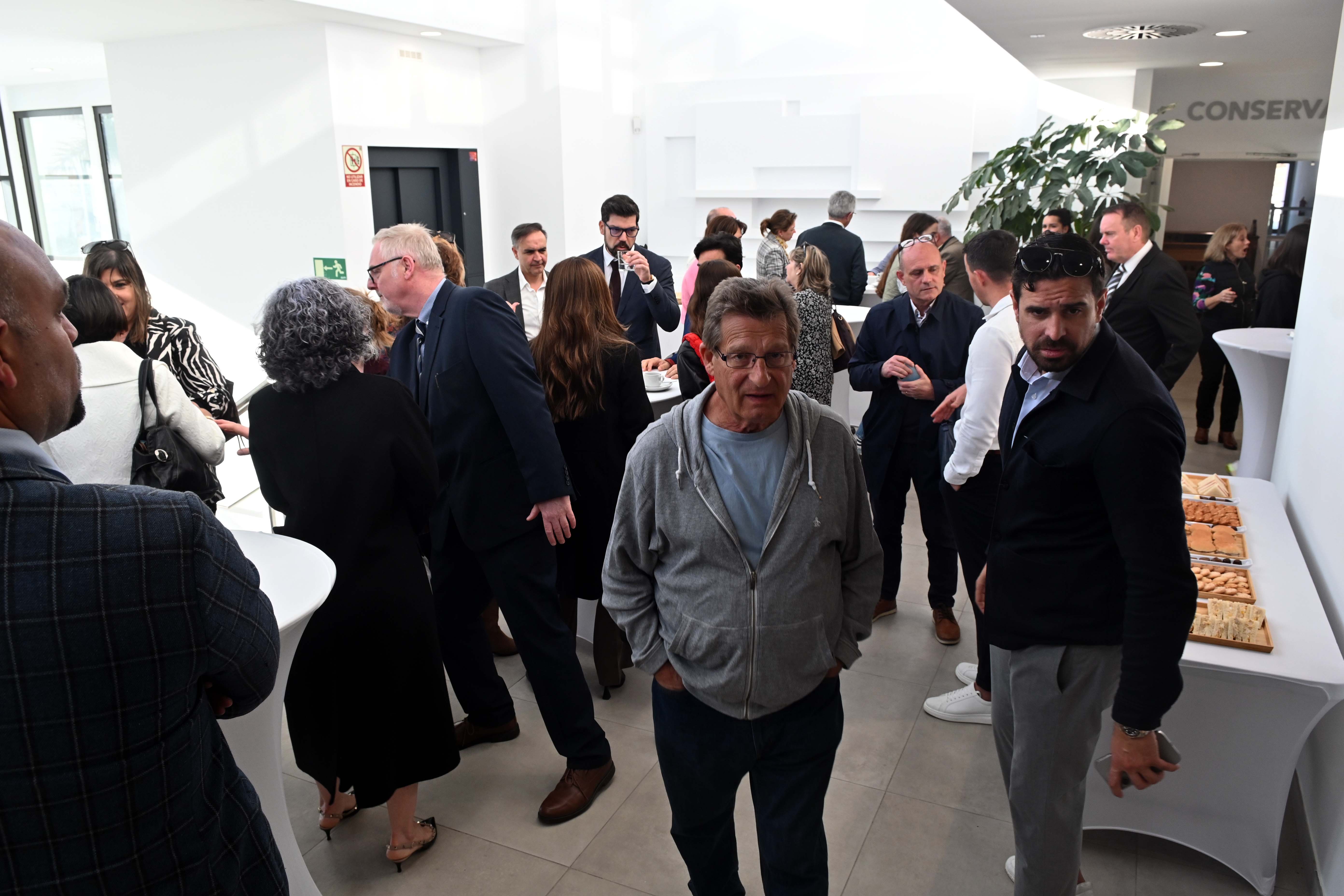 SUR in English real estate and property investment forum in Estepona, in pictures