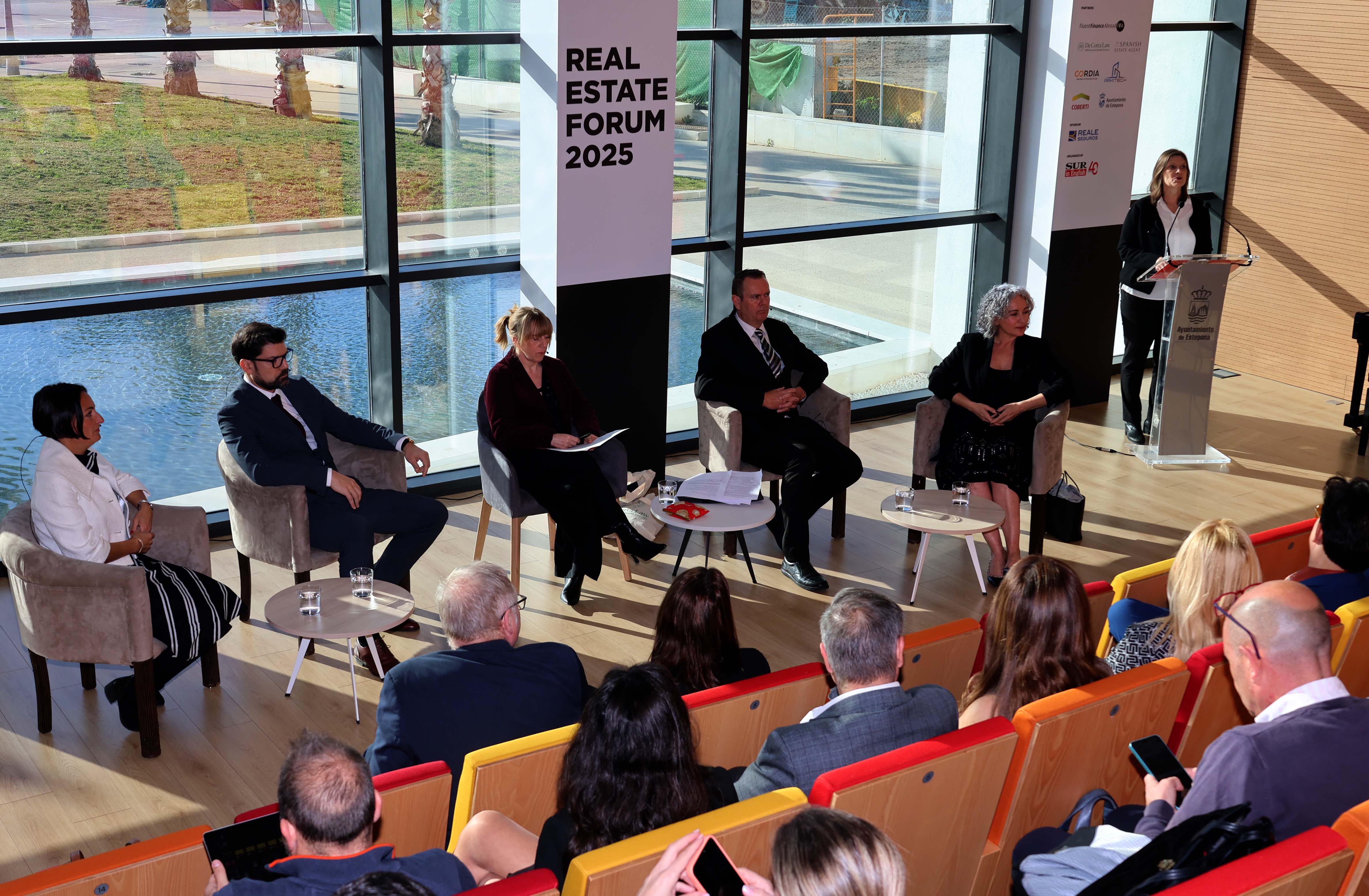 SUR in English real estate and property investment forum in Estepona, in pictures