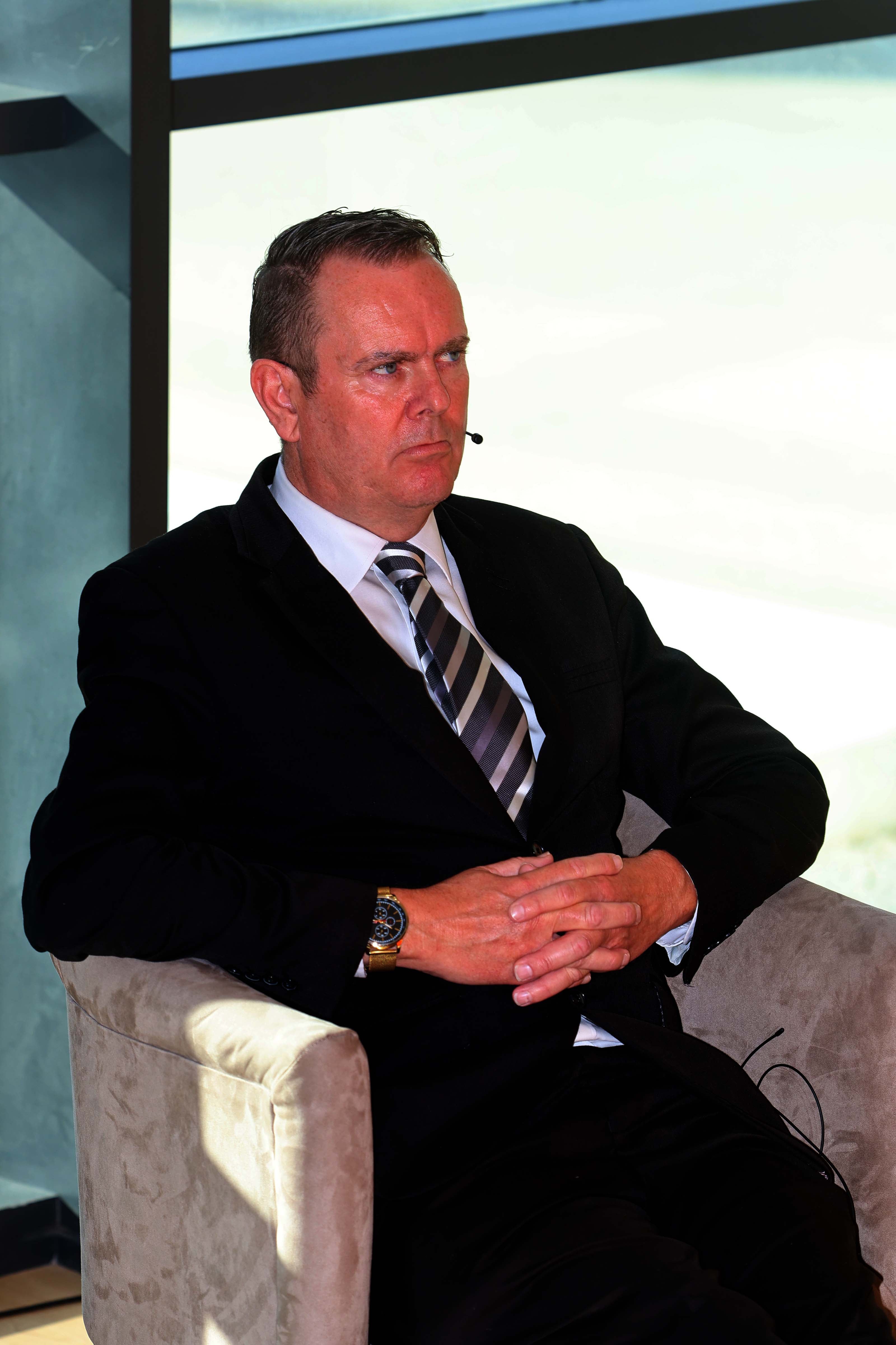 SUR in English real estate and property investment forum in Estepona, in pictures