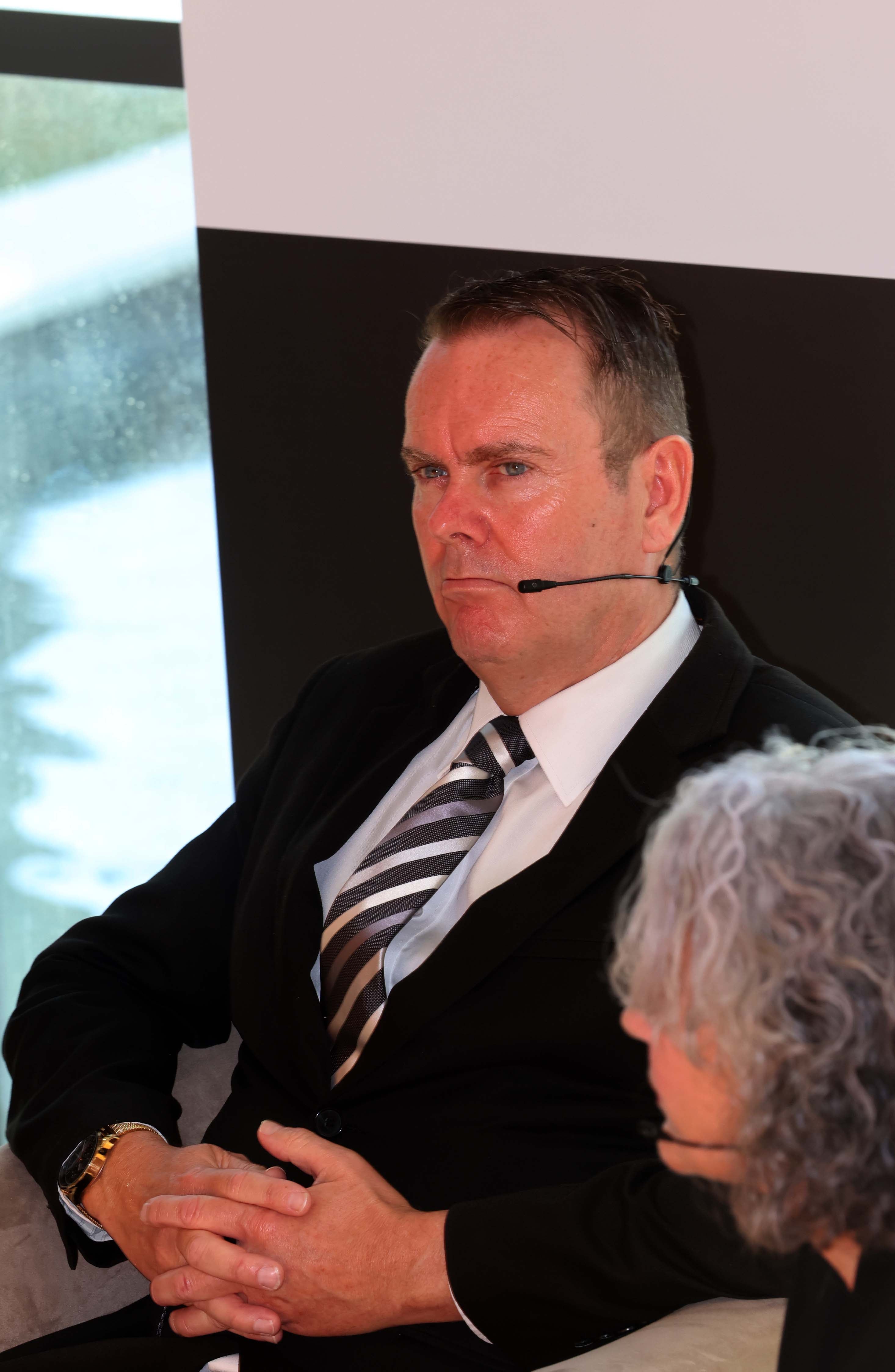 SUR in English real estate and property investment forum in Estepona, in pictures