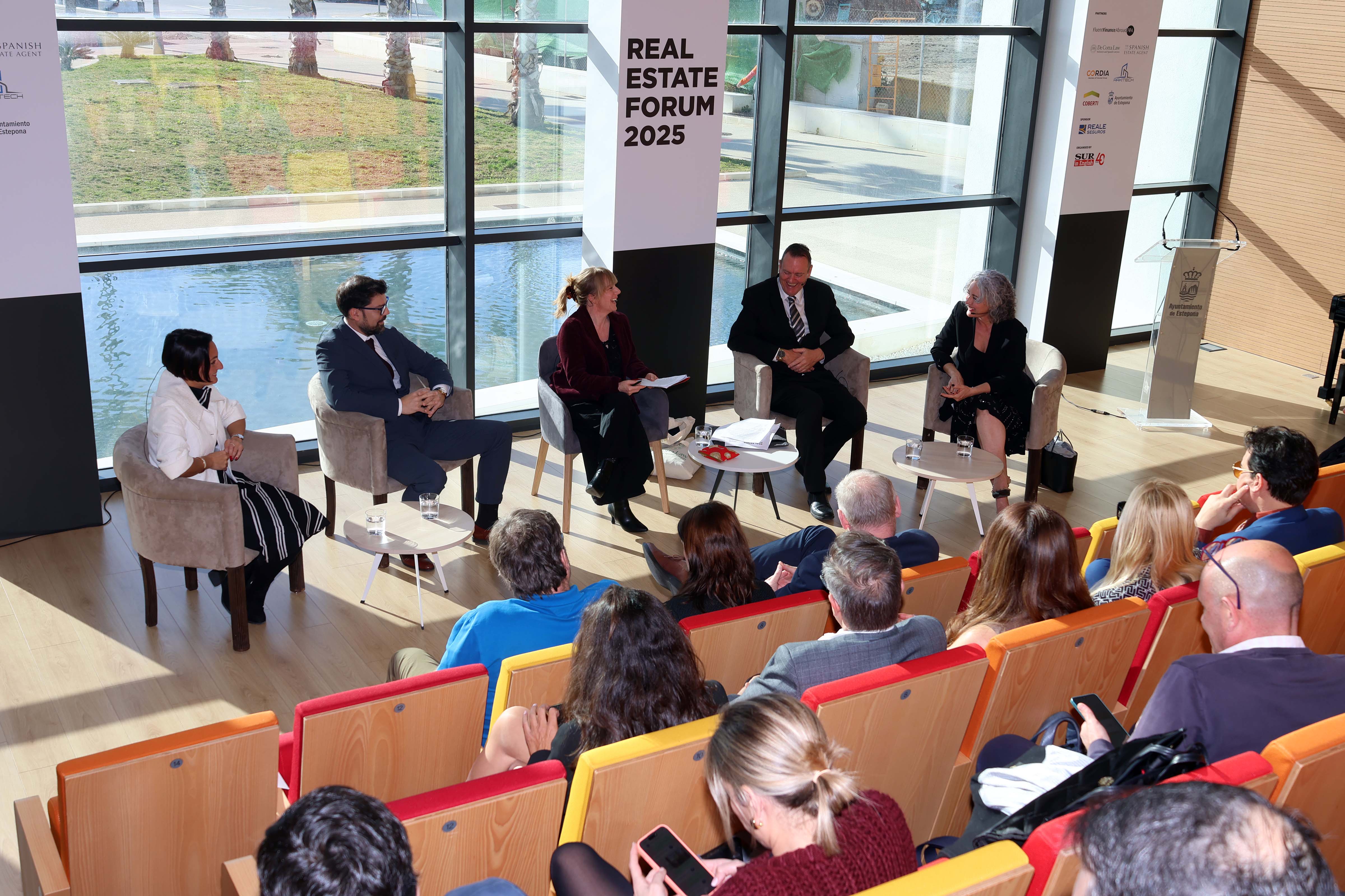 SUR in English real estate and property investment forum in Estepona, in pictures