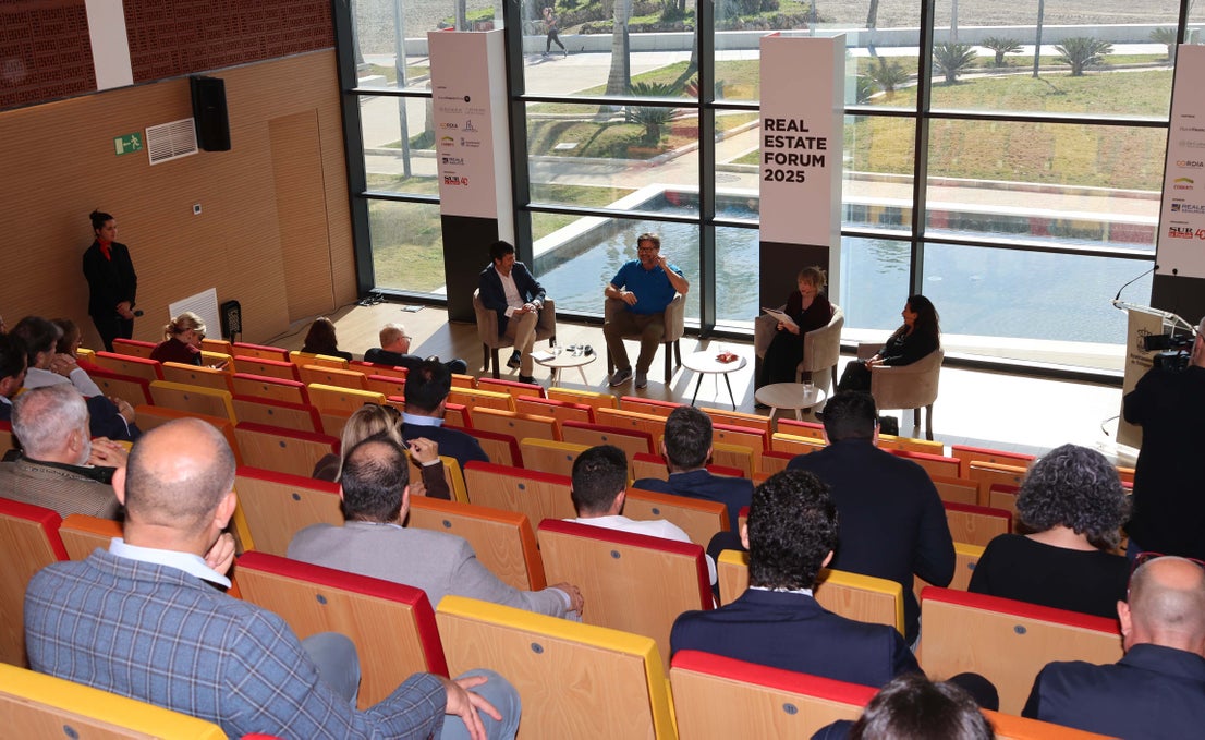 SUR in English real estate and property investment forum in Estepona, in pictures