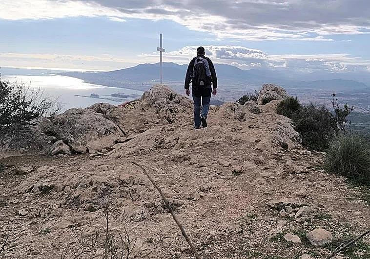 Arrival at the cross of San Antón