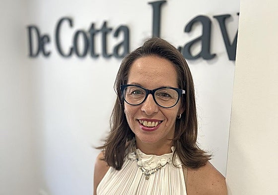 Reyes Gómez, lawyer at De Cotta Law.