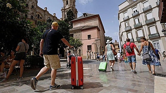 Andalucía takes first step towards creating new legal framework for tourism, envisaging 600,000-euro fines for serious breaches