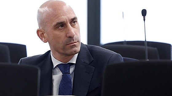 Luis Rubiales sentenced to 10,800-euro fine for Jenni Hermoso World Cup kiss and acquitted on coercion