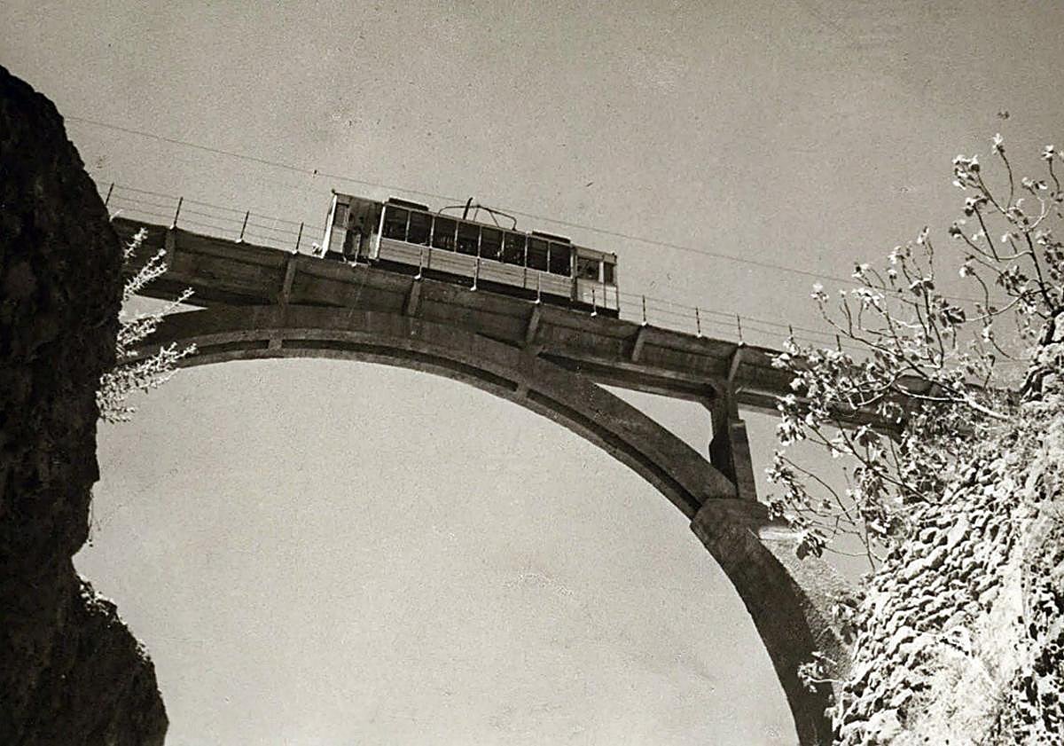 Imagen principal - Granada's Sierra Nevada tramway would have been 100 years old this month