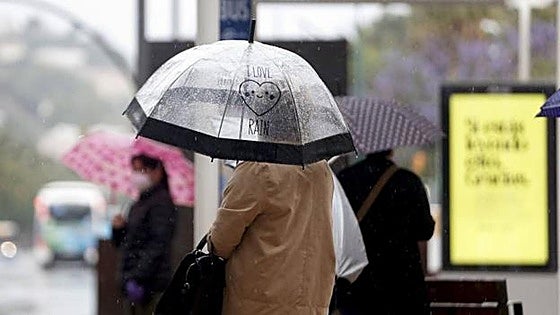 Storm brings rain and thunder to Malaga on Día de Andalucía