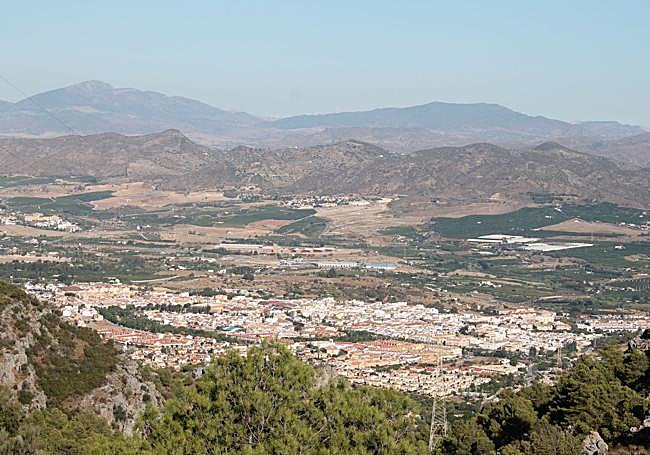 View of Alhaurín de la Torre and part of the Guadalhorce Valley from Jabalcuza.