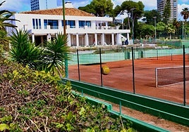 One of the clay courts of the Hotel Don Carlos.