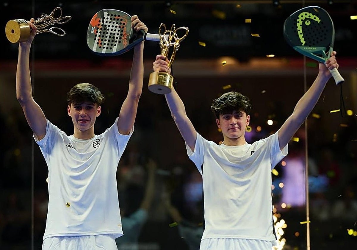Diego García (left) and Curro Cabeza (right) with their trophies.