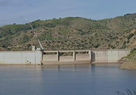 Video showing work on the Casasola dam.