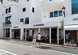 In the centre of Puerto Banús.