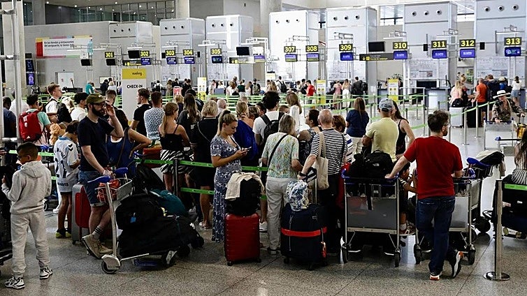 Costa del Sol airport takes off and is gateway for 75.5% of all Germans visiting Andalucía region