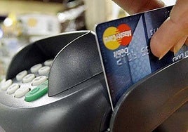 Holidaymaker in Spain recovers 4,000 euros stolen following credit card theft, despite bank initially refusing