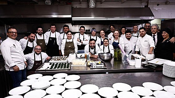 A star-studded gala dinner by the sea at El Balneario