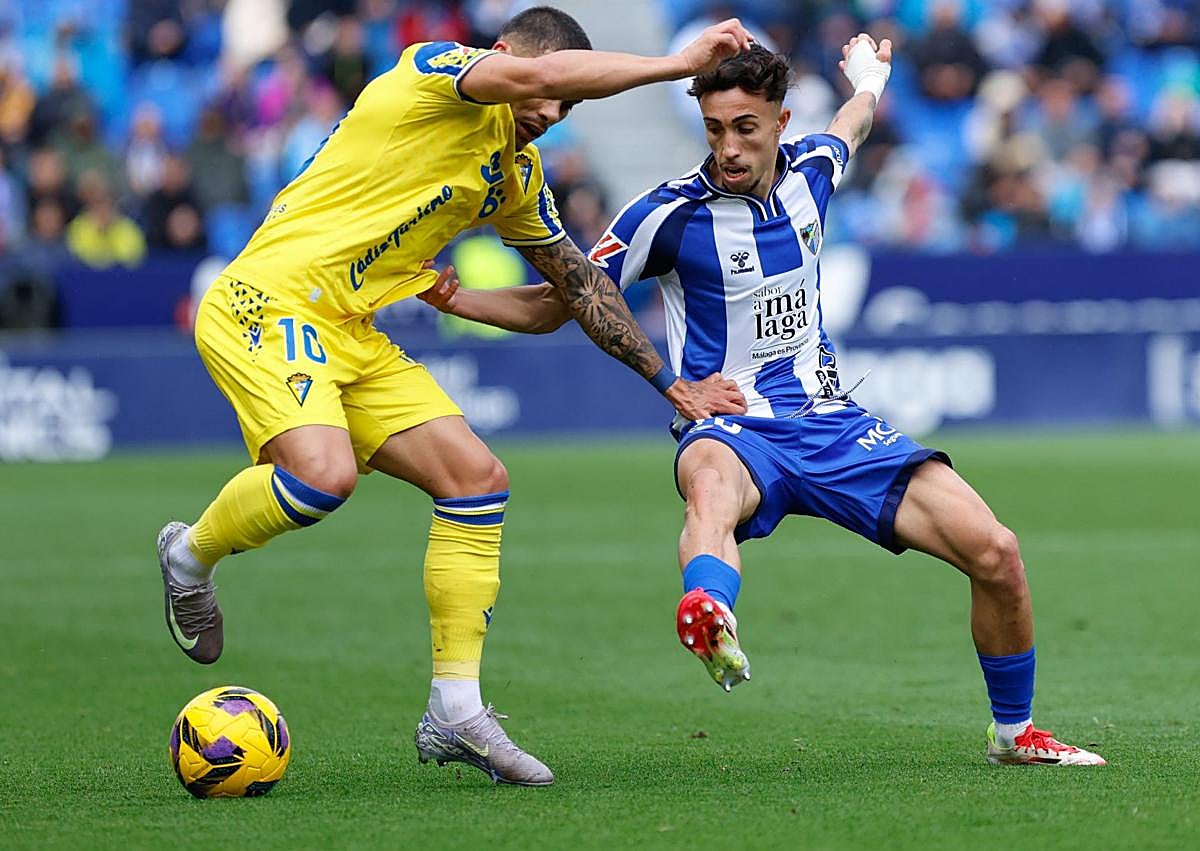 Imagen secundaria 1 - Late double ensures nightmare finish for Malaga CF