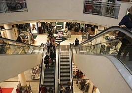 Dismissal of employee for shopping during working hours backfires as company is ordered to reinstate him and pay 50k compensation