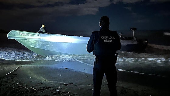 Massive drug-trafficking boat found abandoned on popular Costa del Sol beach