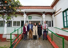 Navarro (c) at the Hospital Marítimo in Torremolinos.