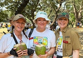 Hannah Murray (c) with two companions in India.