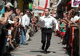 An example of a waiters' race.