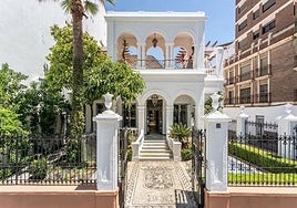 Casa de Manolete Bistró, the former home of the famous bullfighter in Córdoba, has received a Repsol sun in the 2025 guide.