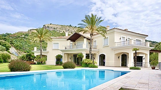 Hot summers in Spain? Build a pool in your garden!
