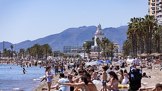 Summer-like weather overshadows weekend's solar eclipse in the capital of the Costa del Sol