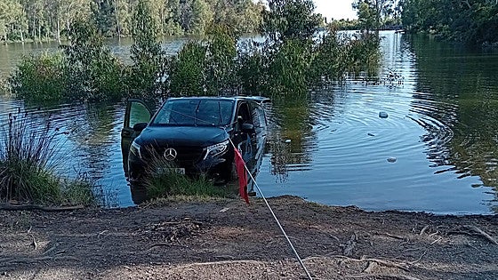 The mystery of the submerged private hire vehicle in Marbella lake unravelled