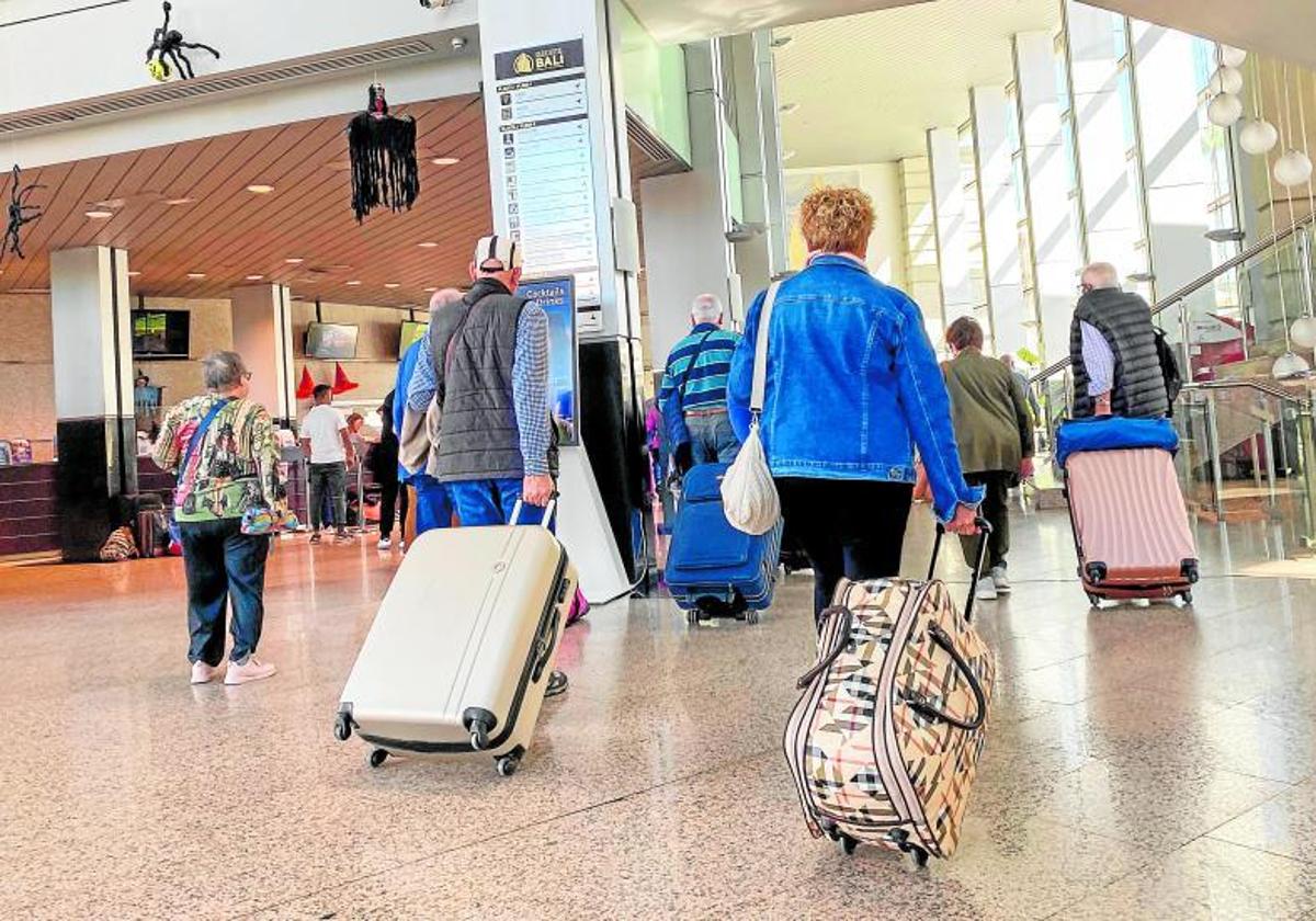 Government's cheap holiday scheme sets flat rate of 50 euros for those on lowest pensions in Spain