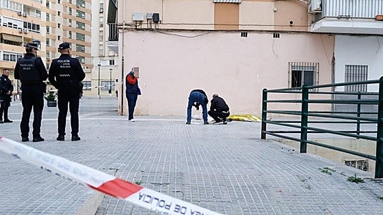 Man and woman die after falling from building in Malaga city