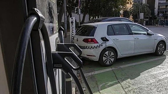 Spain revives scheme to boost electric vehicle sales with grants of up to 7,000 euros