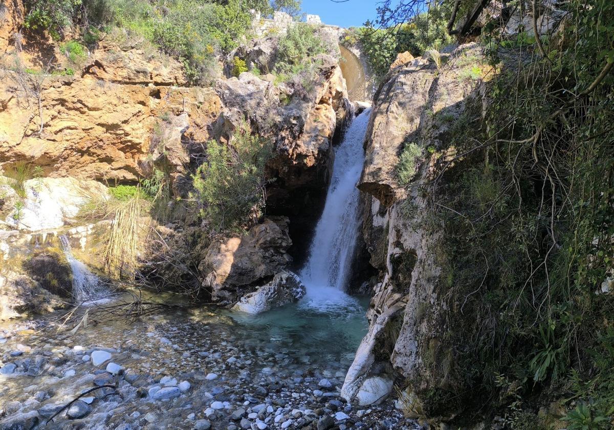 This waterfall is the most spectacular one on the trail.