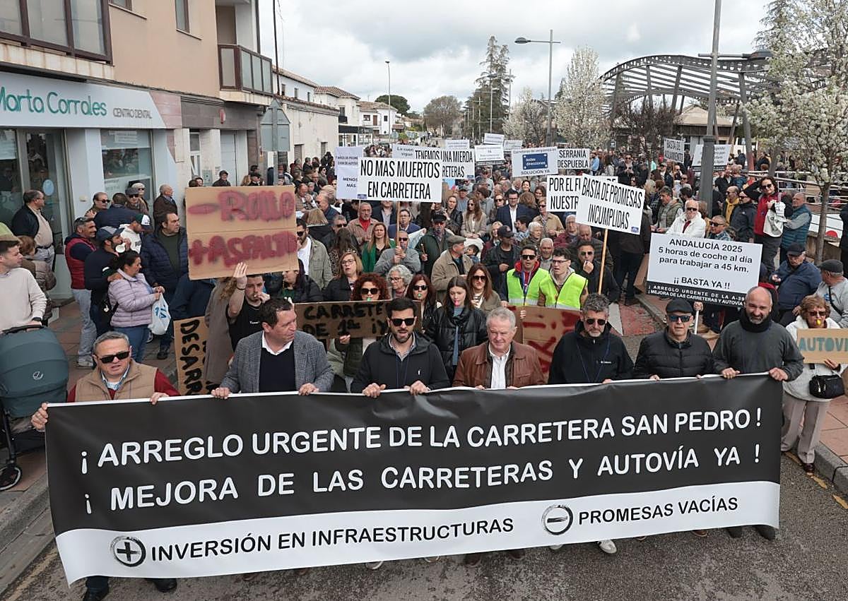 Imagen secundaria 1 - Big public demonstration demands better transport links for 'forgotten' Ronda towns and villages