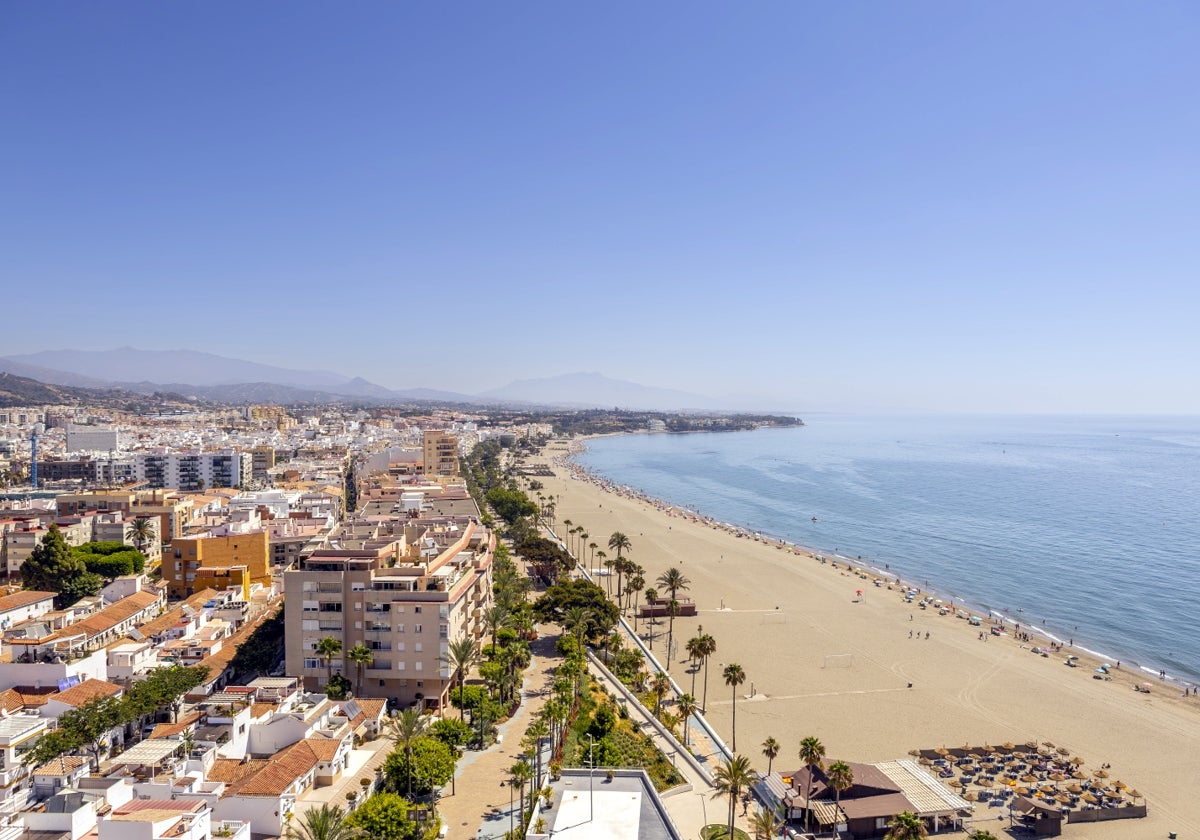 Estepona town hall seeks to include three private car parks in one euro per day parking scheme