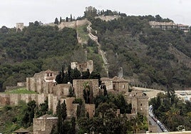 Young woman seriously injured after leaping from runaway car in Malaga after driver 'fails to apply handbrake properly'
