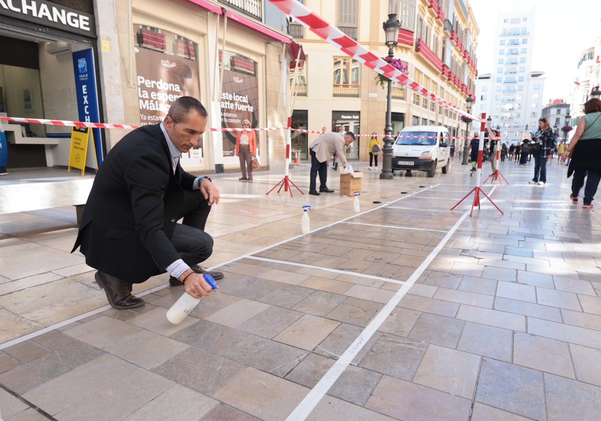 One of the tests carried out this week on the pavement in Calle Larios.