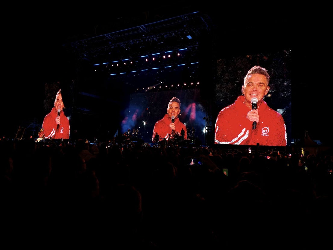Robbie Williams' exclusive concert in Malaga port, in pictures