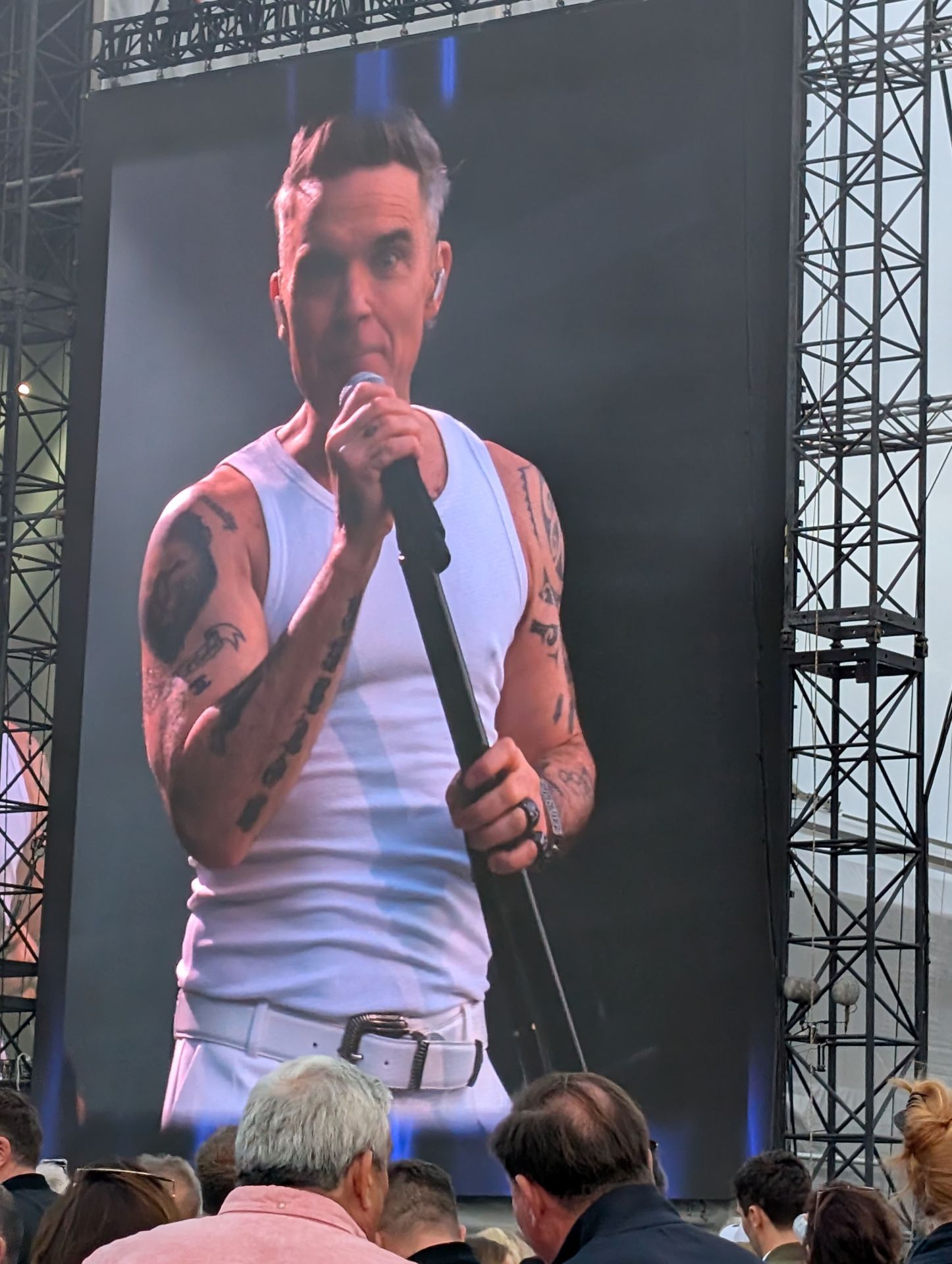 Robbie Williams' exclusive concert in Malaga port, in pictures