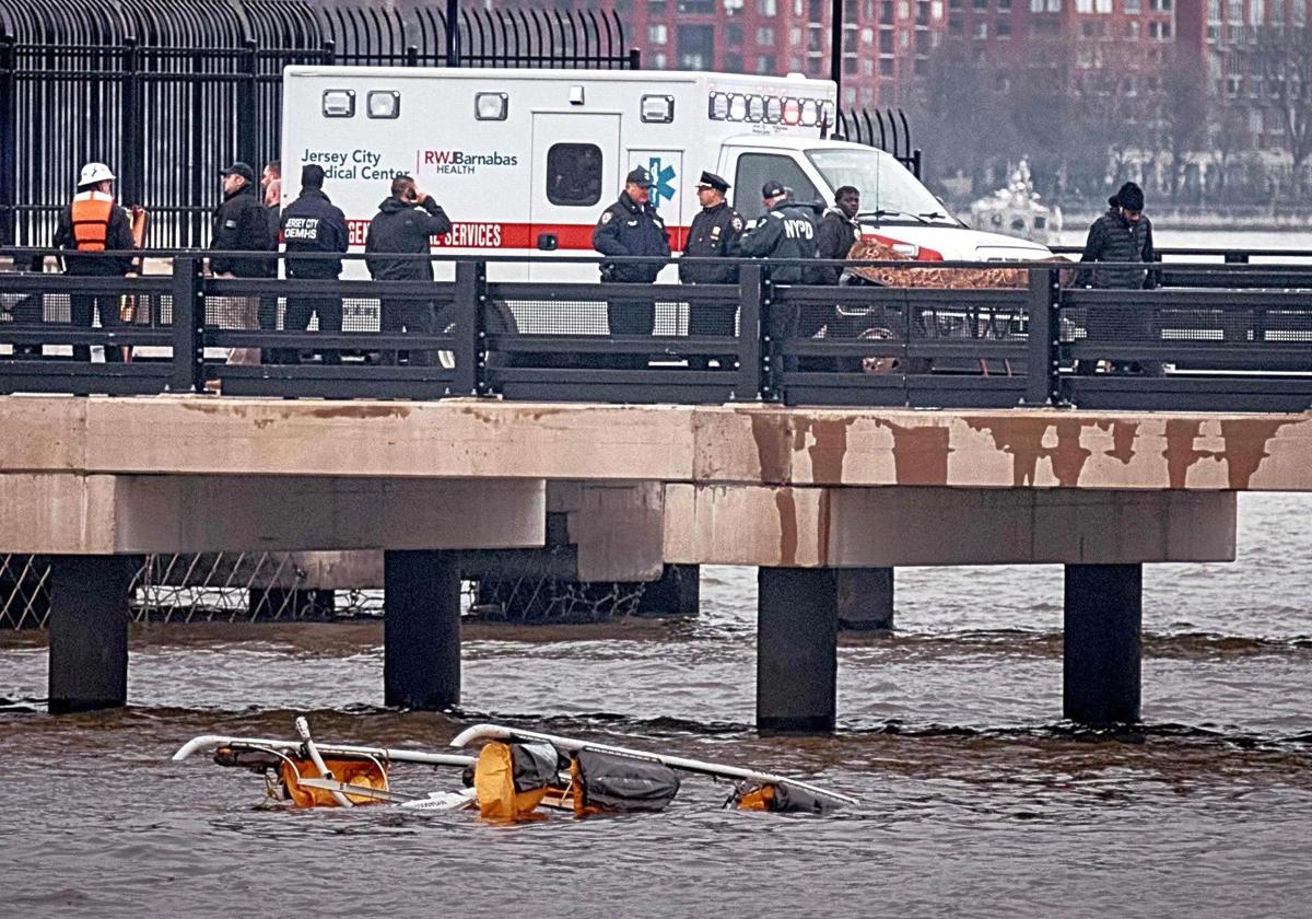 Five Spanish tourists die in New York sightseeing helicopter crash