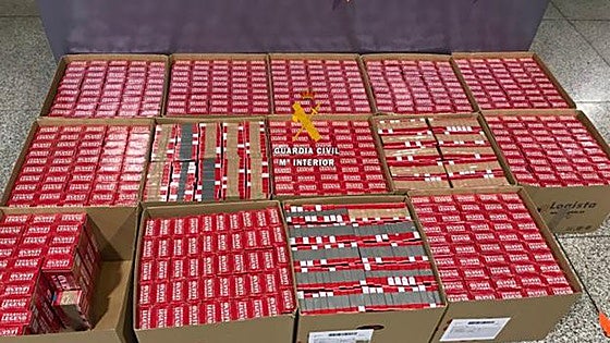 Crackdown on contraband tobacco on the Costa: almost 38,000 packets seized after van stopped on A-7 motorway