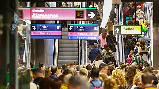 Malaga metro makes getting off at El Corte Inglés compulsory to avoid crowding at most central station during Holy Week