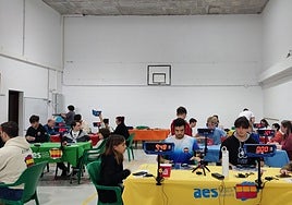 Speedcubers during the competition in La Viñuela.
