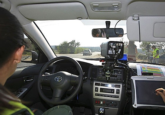 Speed control with a mobile radar.